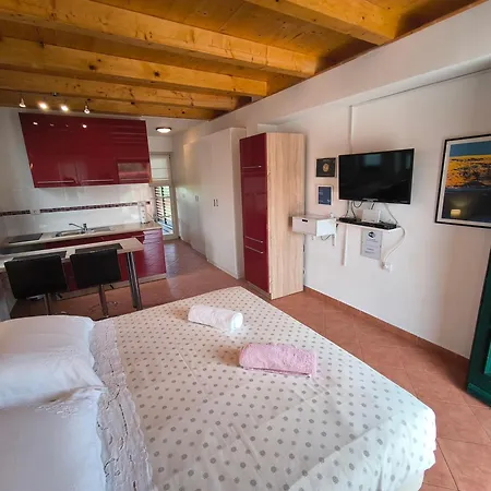 Leonarda Διαμέρισμα *